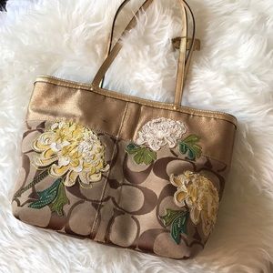 Coach peony appliqué bag great condition